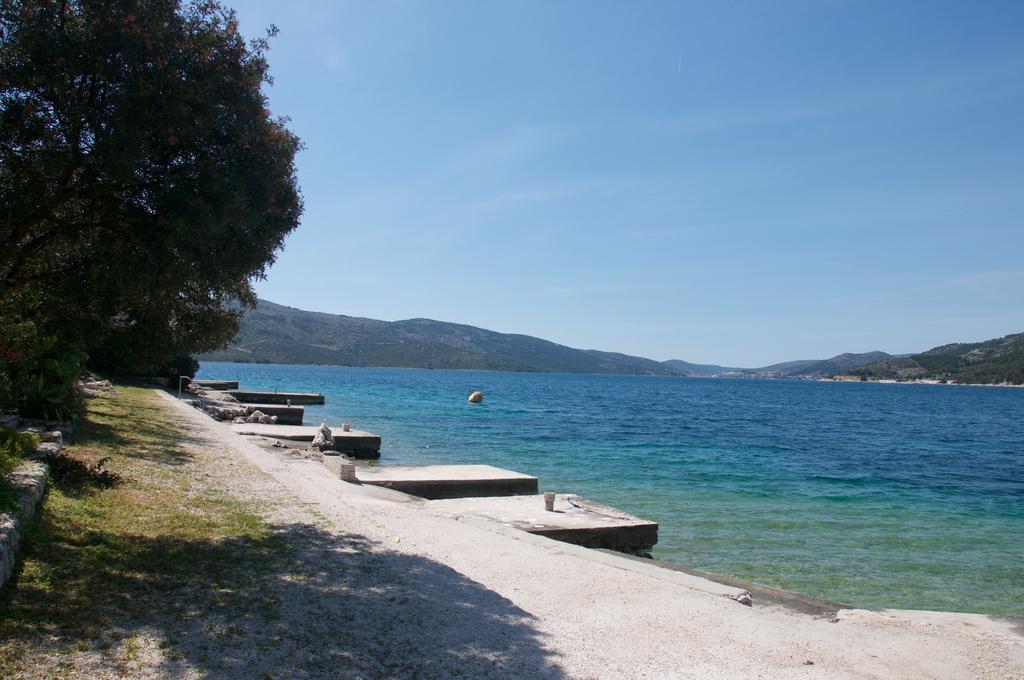 Arka Trogir Apartments - سيغيت فغانييتْسا المظهر الخارجي الصورة