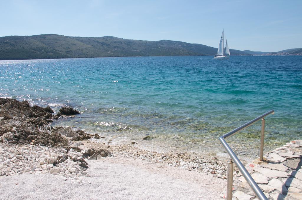 Arka Trogir Apartments - سيغيت فغانييتْسا المظهر الخارجي الصورة