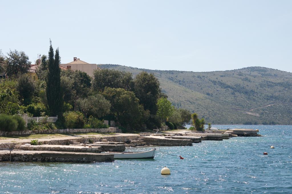 Arka Trogir Apartments - سيغيت فغانييتْسا المظهر الخارجي الصورة