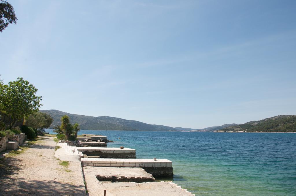 Arka Trogir Apartments - سيغيت فغانييتْسا المظهر الخارجي الصورة