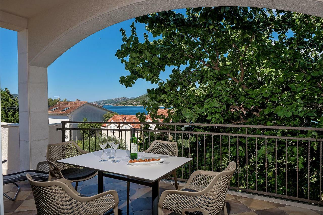 Arka Trogir Apartments - سيغيت فغانييتْسا المظهر الخارجي الصورة